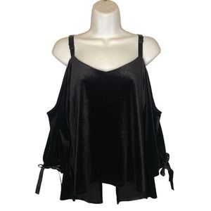 Romeo + Juliet Couture 🌹velour formal top with open back